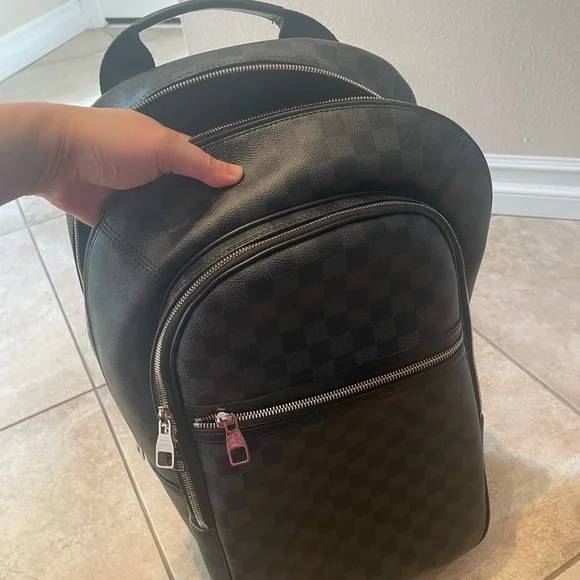 Original Louis Vuitton Damier Graphite Michael Backpack. receipt and dust bag. - Picture 3 of 11